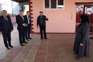® YAP-ın namizədi Malik Həsənov şəhid ailəsinin üzvləri ilə görüşüb