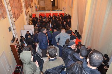 ® İqbal Ağazadənin  kitabxanadakı  görüşündə yenə izdiham yaşandı