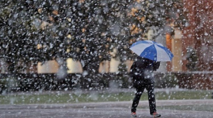 Sleet, snow expected in Baku for tomorrow