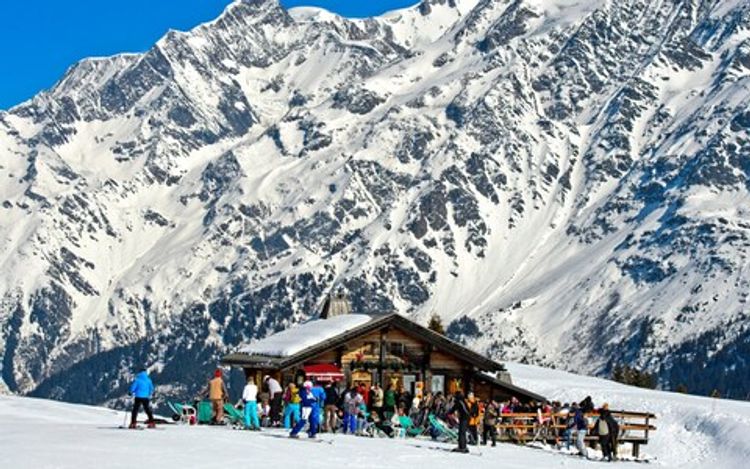 France to close two schools near ski resort after coronavirus cases