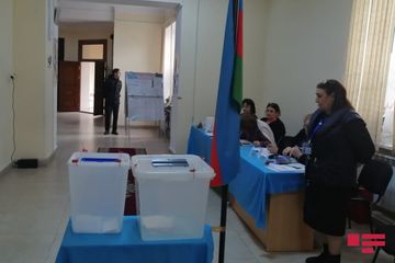 23 saylı Nəsimi-Səbail və 29 saylı Səbail Seçki Dairəsinin məntəqələrində beynəlxalq müşahidəçilər səsverməni izləyir