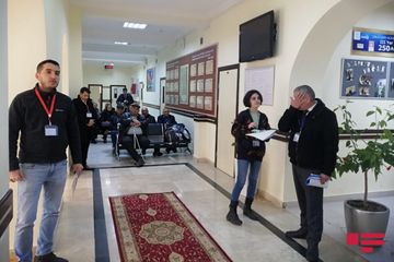 23 saylı Nəsimi-Səbail Seçki Dairəsinin 21 və 22 saylı məntəqəsində yerli və beynəlxalq müşahidəçilər var