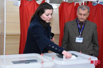 Azərbaycanda parlament seçkiləri keçirilir - FOTOSESSİYA