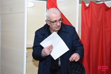 Azərbaycanda parlament seçkiləri keçirilir - FOTOSESSİYA