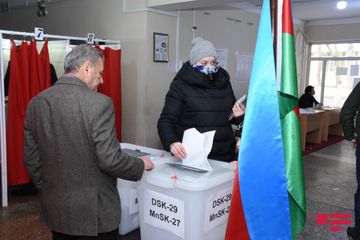 Azərbaycanda parlament seçkiləri keçirilir - FOTOSESSİYA