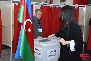 Azərbaycanda parlament seçkiləri keçirilir - FOTOSESSİYA