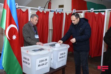 Azərbaycanda parlament seçkiləri keçirilir - FOTOSESSİYA