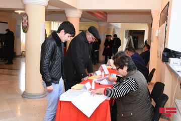 Azərbaycanda parlament seçkiləri keçirilir - FOTOSESSİYA