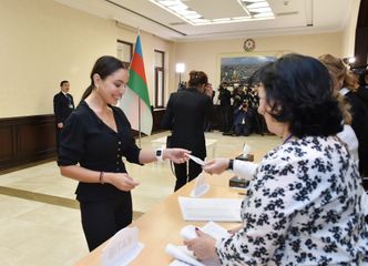 Azərbaycan Prezidenti İlham Əliyev 6 saylı seçki məntəqəsində səs verib