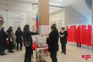23 saylı Nəsimi-Səbail seçki dairəsinin 13 saylı seçki məntəqəsində prosesi 50-dən çox müşahidəçi izləyir