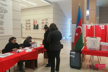 23 saylı Nəsimi-Səbail seçki dairəsinin 13 saylı seçki məntəqəsində prosesi 50-dən çox müşahidəçi izləyir