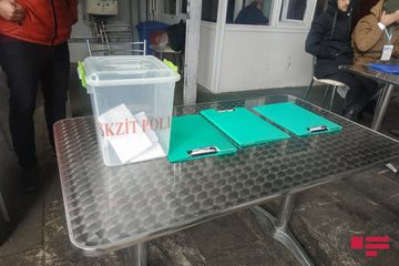 Xankəndi sakinləri parlament seçkilərində səs verir