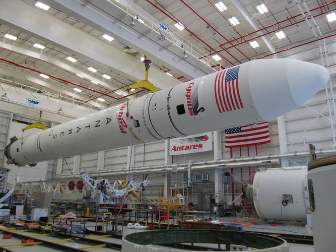 Kosmosa yük daşıyan “Antares” raketinin uçuşu starta 2 dəqiqə qalmış ləğv edilib