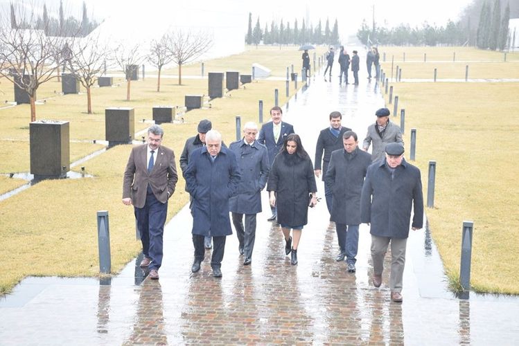 Türkiyə-Azərbaycan parlamentlərarası dostluq qrupunun rəhbəri Quba Soyqırımı Memorial Kompleksini ziyarət edib