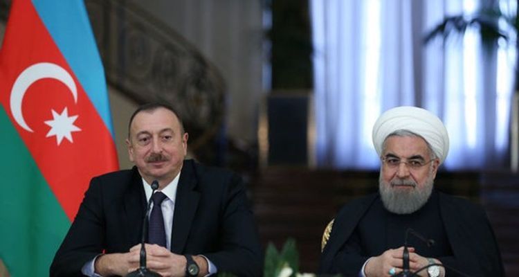Президент Ильхам Алиев поздравил Хасана Рухани