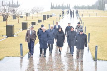 Türkiyə-Azərbaycan parlamentlərarası dostluq qrupunun rəhbəri Quba Soyqırımı Memorial Kompleksini ziyarət edib