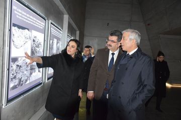 Türkiyə-Azərbaycan parlamentlərarası dostluq qrupunun rəhbəri Quba Soyqırımı Memorial Kompleksini ziyarət edib