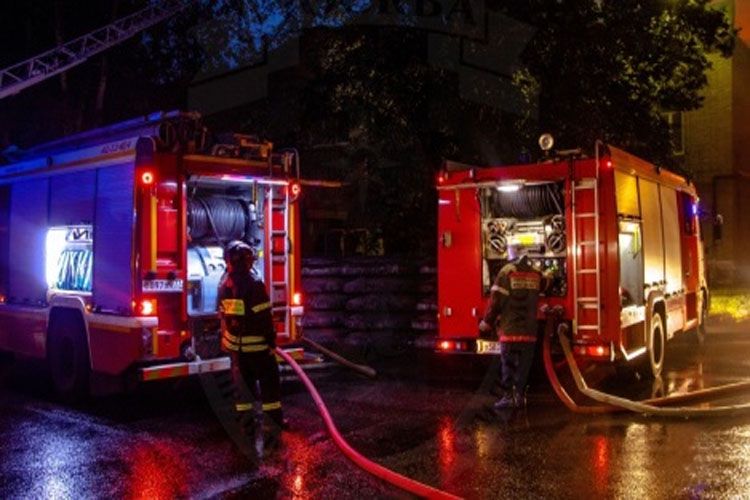 Astarada 3 otaqlı ev yanıb