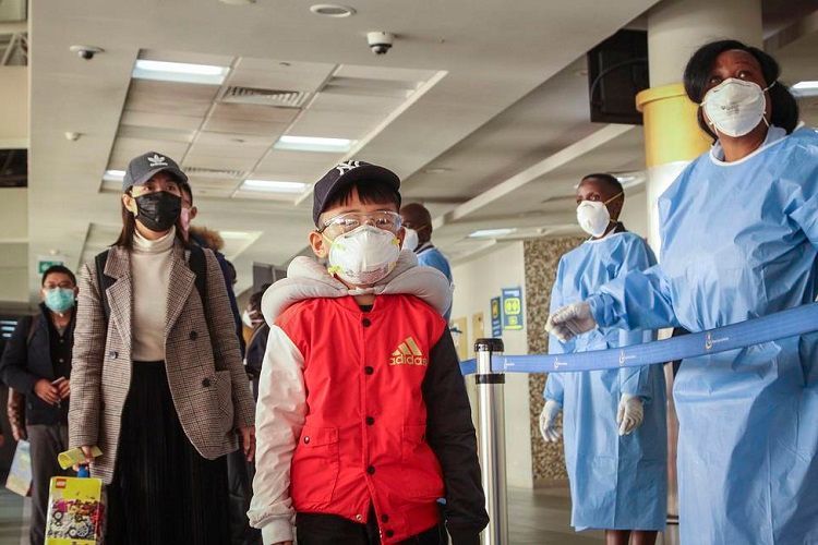 Число погибших от коронавируса в Китае превысило 1000