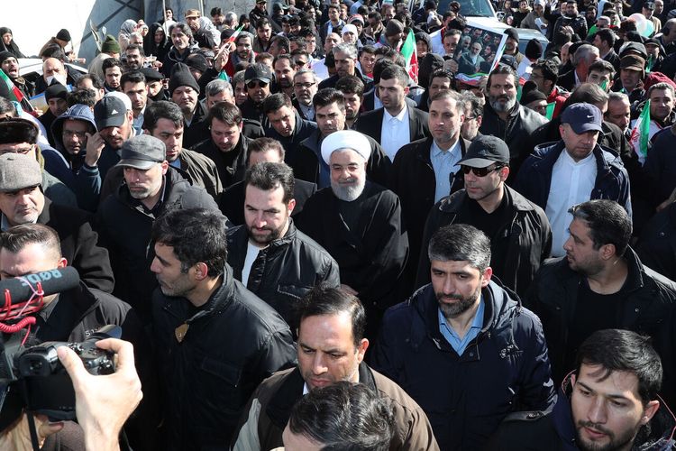 Iranian President: "Massive participation in Islamic Revolution anniversary "best response" to oppressors"