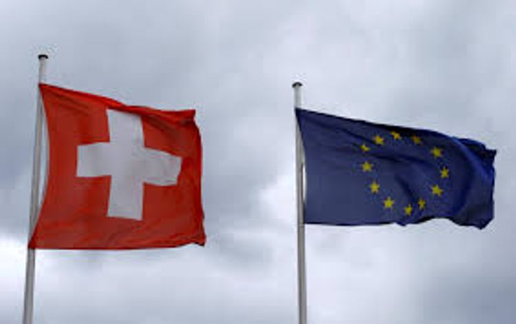 Swiss government warns against cancelling EU free-movement pact