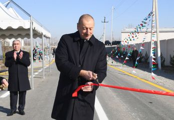 Prezident İlham Əliyev Kürdəmirdə avtomobil yolunun açılışında iştirak edib  - YENİLƏNİB