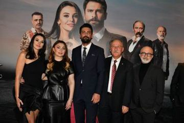 İstanbulda "Ağır Romantik" filminin qala gecəsi keçirilib