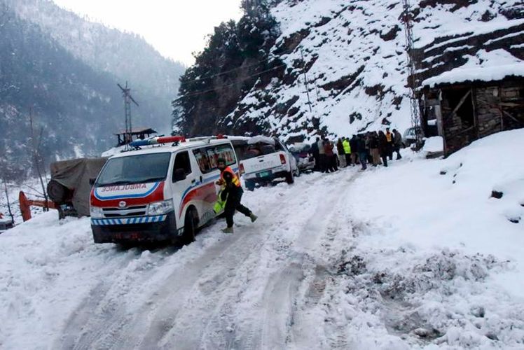 Avalanches in Afghanistan kill 21 people