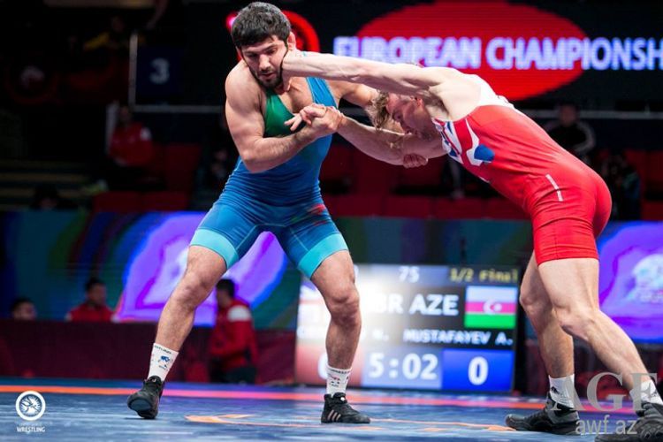 Azerbaijani wrestler wins resolute victory over Armenian rival
