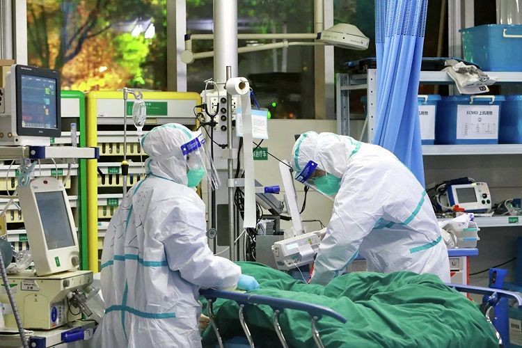 В Китае число жертв коронавируса превысило 1500, больных - 64 тысяч 