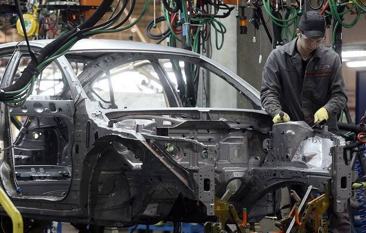 Japanese carmakers resume production at Chinese factories