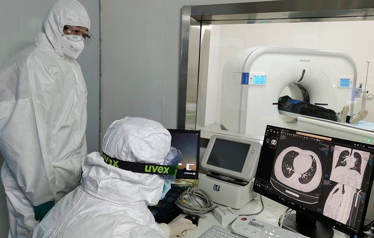 China’s coronavirus recoveries outnumber infections in past 24 hours for first time
