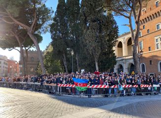 Prezident İlham Əliyev Romada naməlum əsgər abidəsini ziyarət edib