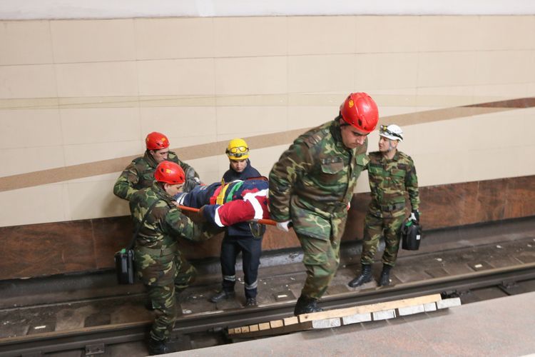 МЧС провело специальные тактические учения в метро