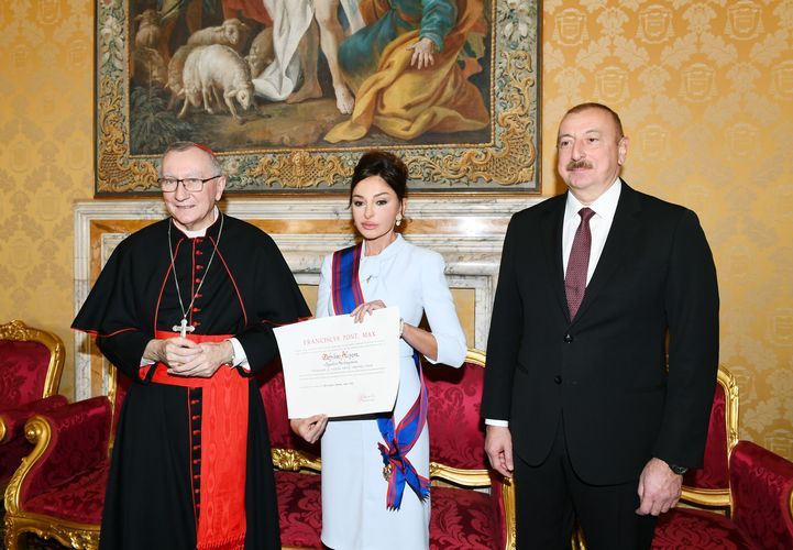 Первый вице-президент Азербайджана Мехрибан Алиева удостоена папского рыцарского ордена в Ватикане
