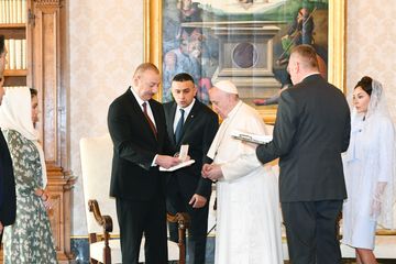 Prezident İlham Əliyev Vatikanda Papa Fransisk ilə görüşüb - YENİLƏNİB