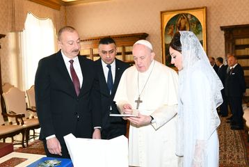 Prezident İlham Əliyev Vatikanda Papa Fransisk ilə görüşüb - YENİLƏNİB