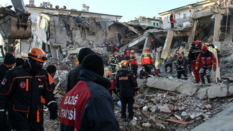 Число пострадавших при землетрясении на востоке Турции выросло до 50