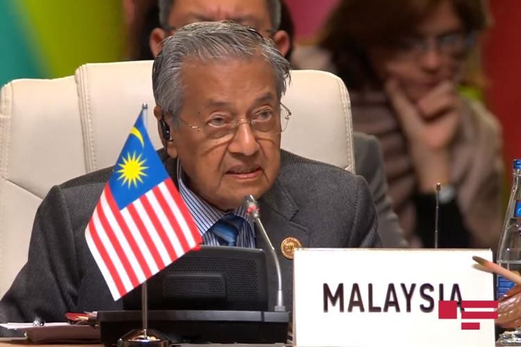 Malayziyanın 94 yaşlı Baş Naziri istefa verib
