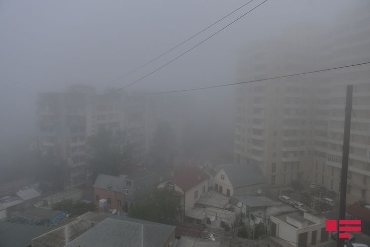 В МЭПР назвали причину образования густого тумана в Баку