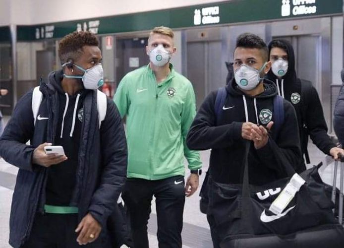 Игроки «Лудогорца» прибыли на матч с «Интером» в масках  - ФОТО