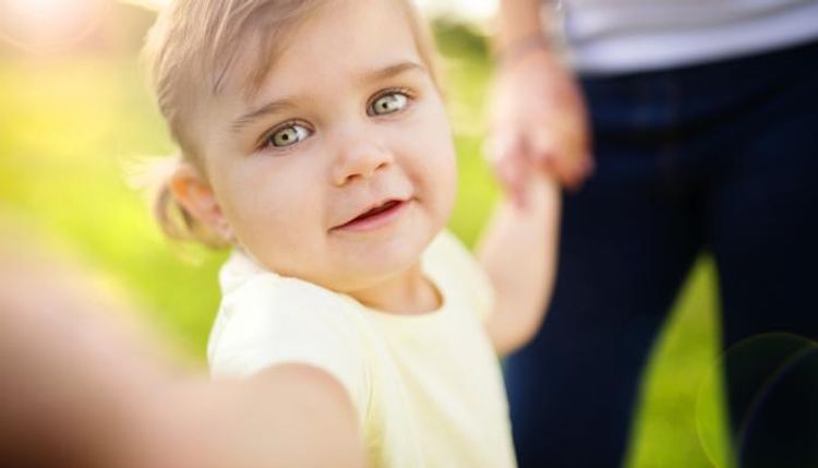 Övladlığa uşaq götürmək istəyən valideyn-namizədin gəlirlərinin hesablanması qaydası açıqlanıb