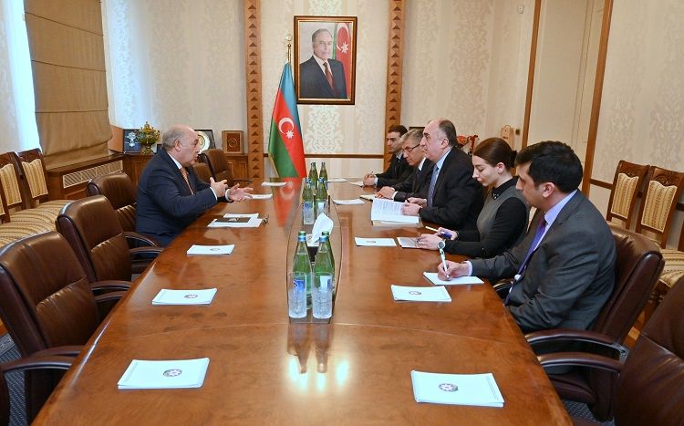 Elmar Məmmədyarov Çilinin Azərbaycandakı müvəqqəti işlər vəkilini qəbul edib