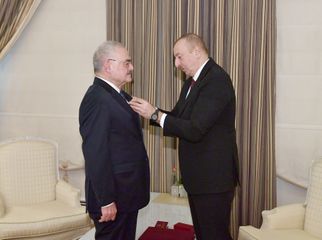 Prezident İlham Əliyev Artur Rasi-zadəyə 1-ci dərəcəli “Vətənə xidmətə görə” ordenini təqdim edib - YENİLƏNİB