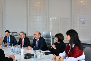 Əbülfəs Qarayev Türkiyə Mədəniyyət və Turizm Nazirliyinin nümayəndə heyəti ilə görüşüb