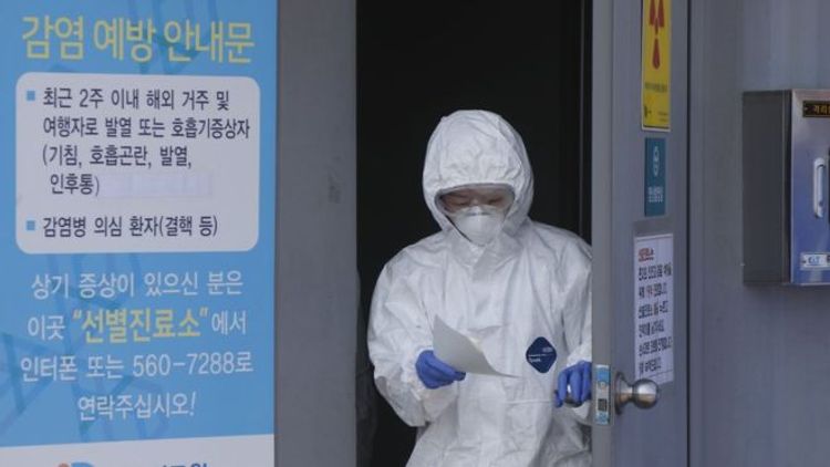 South Korea reports almost 600 new coronavirus cases in the country