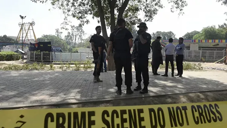 В Пакистане при взрыве на фабрике погибли пять человек