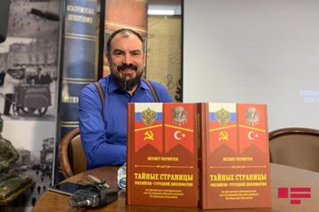 Moskvada türkiyəli tarixçi-alim Məhmət Pərinçəkinin kitabı təqdim olunub - FOTO