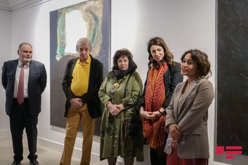 Londonda azərbaycanlı rəssamların sərgisi keçirilir - FOTO