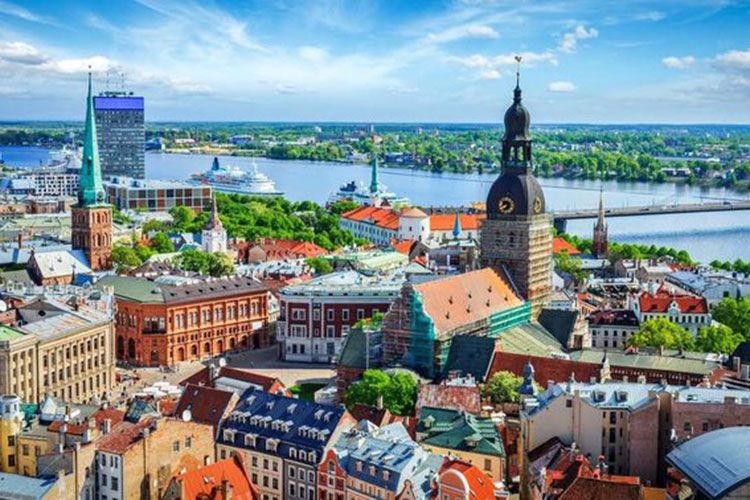 В Латвии вступил в силу закон об автоматической выдаче гражданства детям